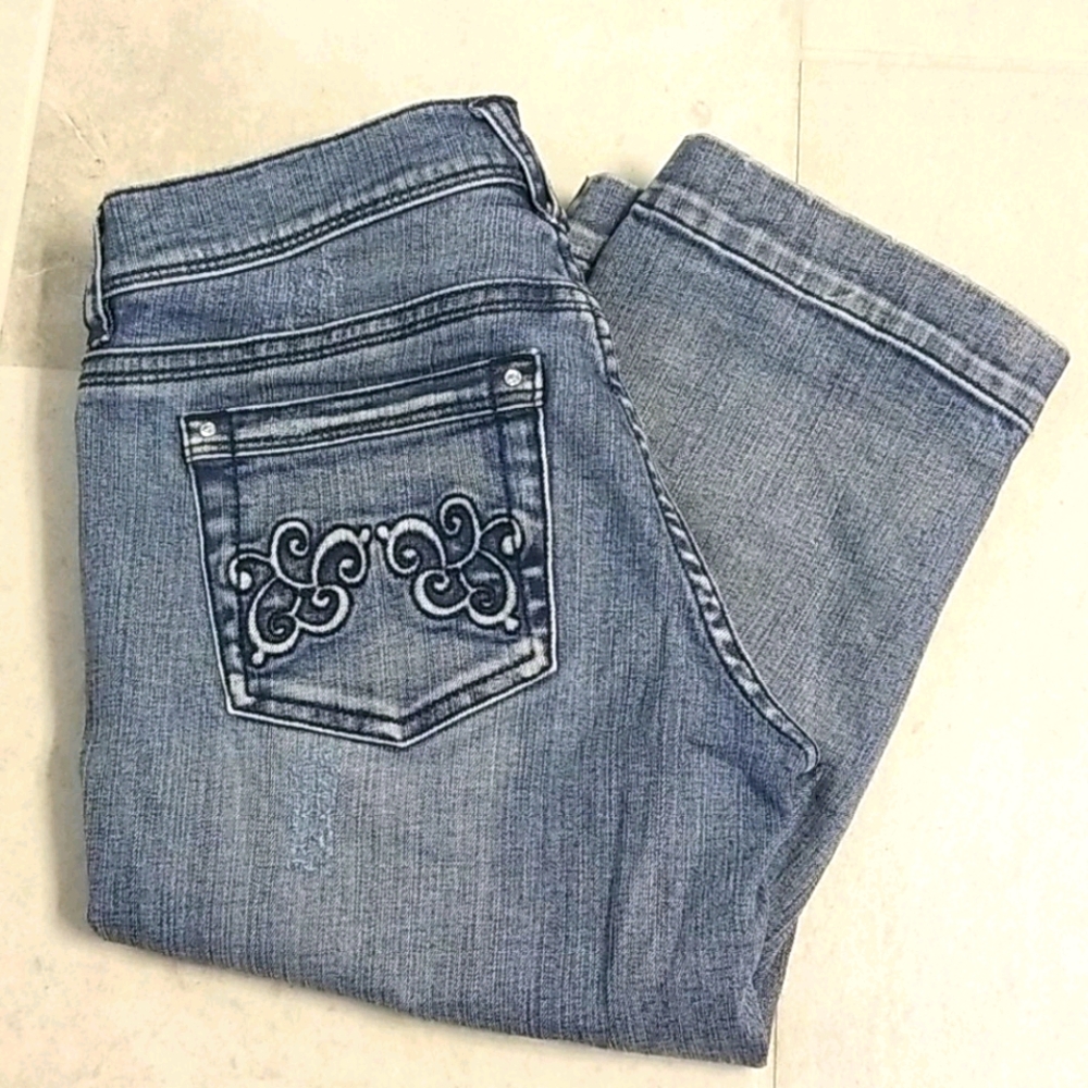 White House Black Market Jean Pedal Pusher